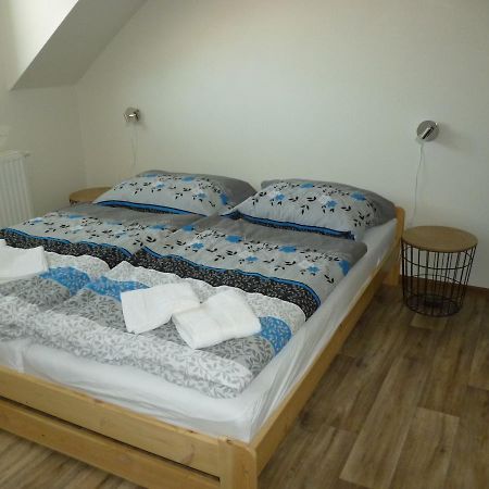 Apartman Relax-Chatka A Apartman Mikulov Buitenkant foto