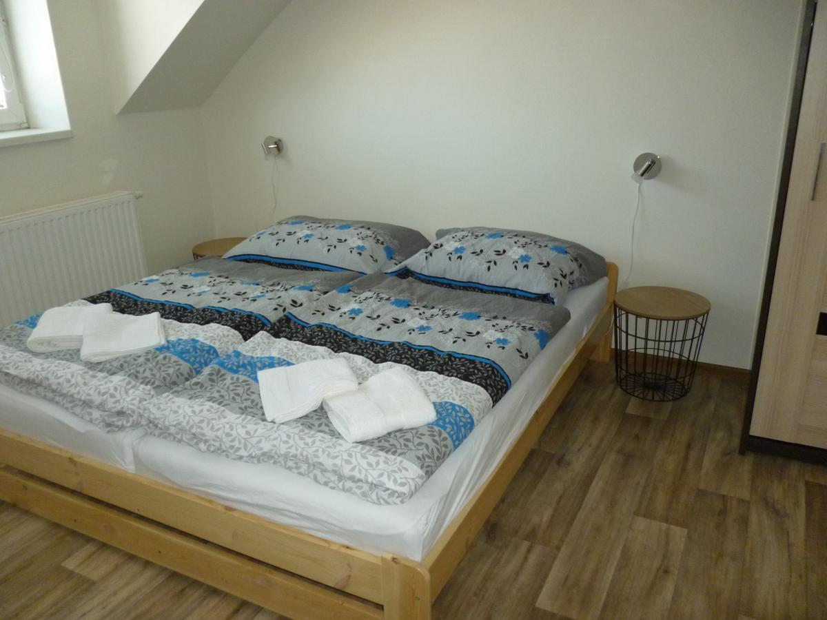 Apartman Relax-Chatka A Apartman Mikulov Buitenkant foto